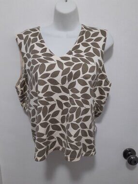 New Talbot sleeve-less  top Size M